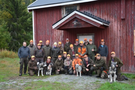 Hullsjön-Västanbäcks jaktlag tillsammans med gästande nya jägare.